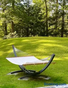 Amazing Poconos House with heated private Pool , Sauna and Hot tub - Image 3