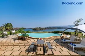 SaffronStays Moira 6-BR Lakeside Villa with Infinity Pool & Jacuzzi - Image 2