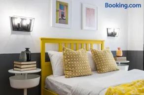 Urban Athens Apartment - Image 1