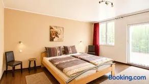 Apartment Schneider-Südstadt - 2 Schlafzimmer, Parkplatz, Terrasse, Wlan - Image 1