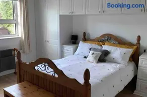 Bumblebee Cottage - Image 5