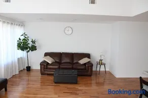Cozy & Deluxe Apartment - EZ Access to NYC - Image 2