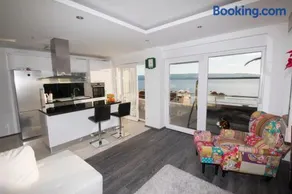 Apartment Mate - Image 4