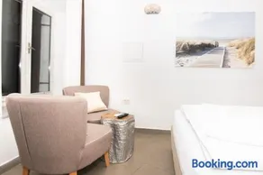 Thomas's cozy room with Breakfast - Image 3