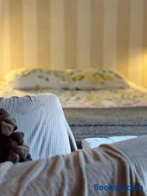 chambre chez l'habitant spacieuse dans maison de ville - Image 2