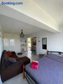 Cozy Coral Bay Studio by the sea - Image 4