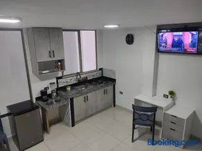 Minisuit, Loja - Image 5