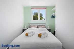 Le Petit Mas 2-bedroom house with shared pool - Image 2