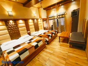 Hotel Stay Revoli - Just Half k.m From Golden Temple - Image 1