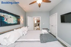 Parking Comfortable Suite - Image 1