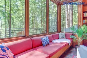 The Redwood House - Image 1