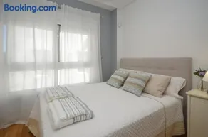 Apartamento zona exclusiva con garaje gratis y Netflix - Image 5