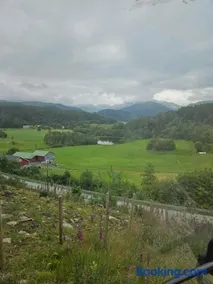 Gårdsidyll i flotte omgivelser - Image 2