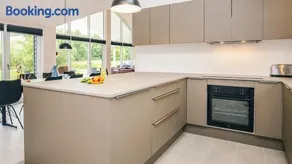 Familienfreundliches Ferienhaus mit Whirlpool, Grill und Garten - Image 5