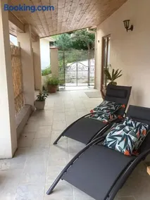 Le Petit Jardin - Image 1