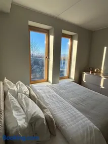 The Parkview Studio Apartment - Image 1