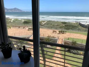 Neptune Isle Ocean View Apartment - Image 3