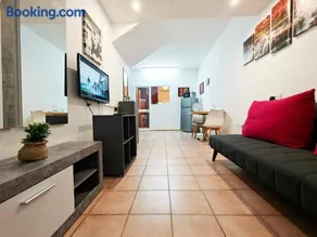 Corner view 1 - Image 4