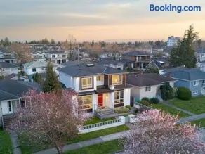 Centrally Located Luxury Home with Views and Cinema - Image 1