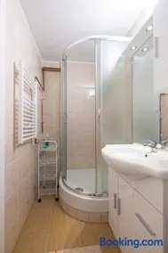 Studio Southwest 2 with AirCon & FREE Parking - Image 3