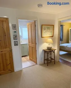 Yew Tree Cottage - walks from the door - Image 3