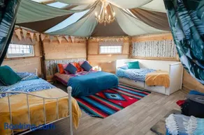 Hatters Meadows Glamping - Image 5