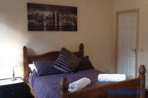 Ensuite Rooms - Image 4