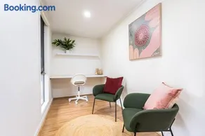 Serene and Spacious Retreat on the Hills - Image 3