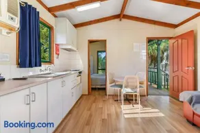 Parkes Country Cabins - Image 2