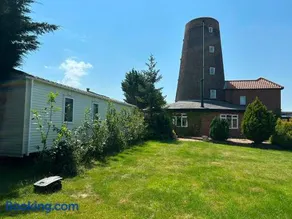 The Windmill by TJ Serviced Property - Image 3