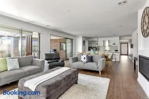 Luxury Capel Sound - Image 3