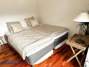 Deluxe Apartment on the Main Street with Free Parking & Late Checkout - Image 5