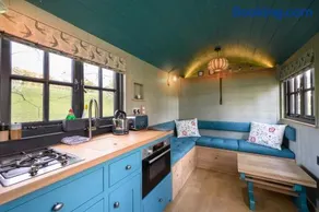Cosy Shepherds Hut Getaway in East Lothian - Image 5