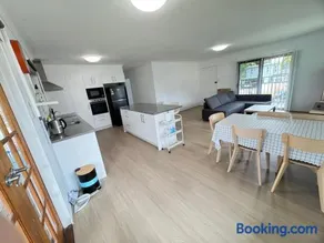 3 Bedrooms in Entire Upstairs Level in Bray Park - Image 4