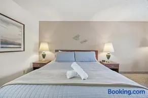 Eagle Motel Suite 226 - Image 2