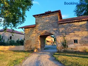 Chateau in sw France - Comfortable 6 Bedroom House - Image 2