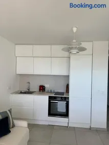 Luxurious studio - Pool with sea view - Image 1