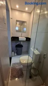Quarto Duplo com cama extra, banheiro privativo e cozinha - Image 4