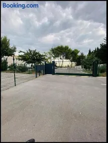 Appartement moderne proche de tout et parking gratuit - Image 5