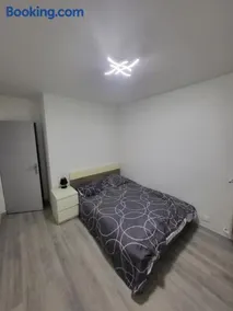 Chambre neuve dans un appartement partagé à 10 minutes du circuit - Image 1