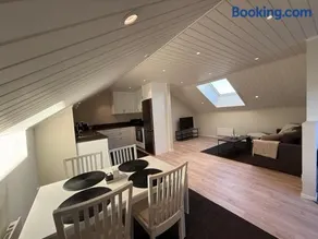 Elm Guesthouse - Image 1