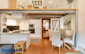 Lux Apartment - Image 2