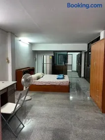 Room for rent near Silom - Image 2