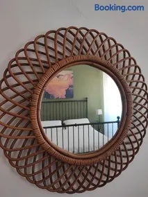 Pink house - Image 1