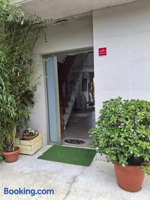 Habitación en casa moderna con jardín - Image 4