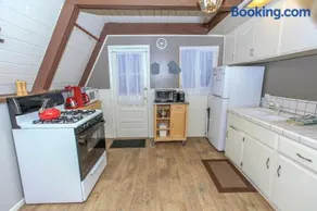 The Getaway - Close to Slopes, Zoo & Golf course, Deck, Barbecue - Image 3