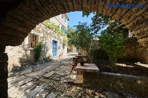 La Boutique - Image 2