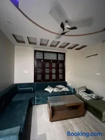 Bhavyam Palace A Luxury AC Homestay - Image 3