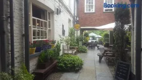The Bull Hotel - Image 2