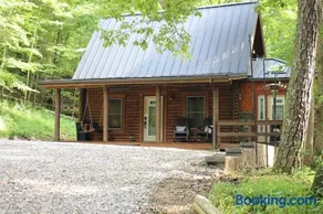 New Hot Tub - Diamond Creek Cabin Sleeps Up to 6 - Image 1